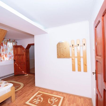 Pensiunea Flori De Camp Vatra Dornei Bagian luar foto