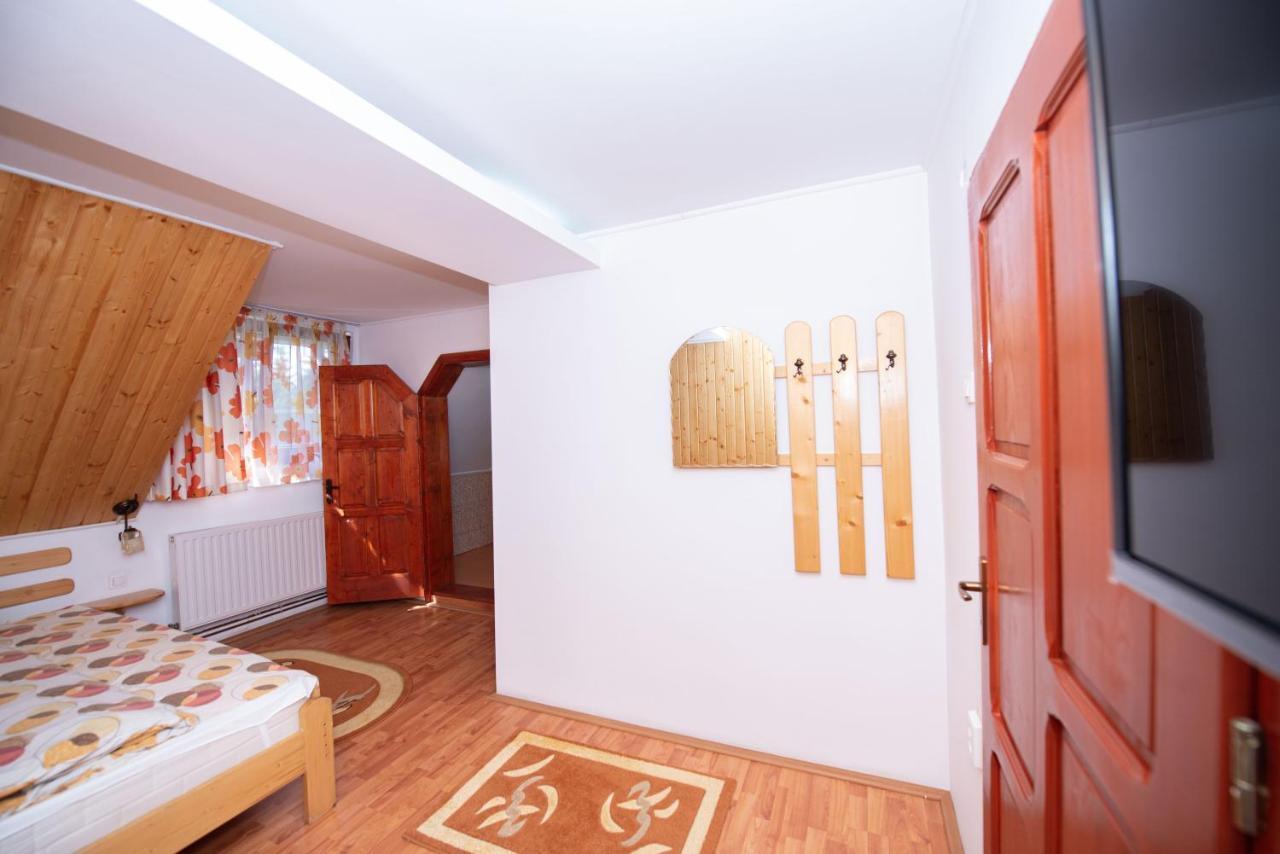 Pensiunea Flori De Camp Vatra Dornei Bagian luar foto