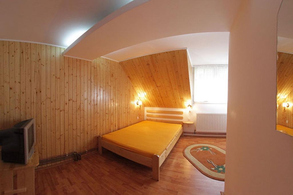 Pensiunea Flori De Camp Vatra Dornei Ruang foto